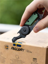 Kapesní multitool s karabinou