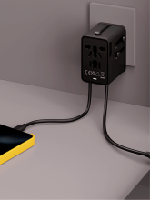Univerzální cestovní adaptér GlobePlug