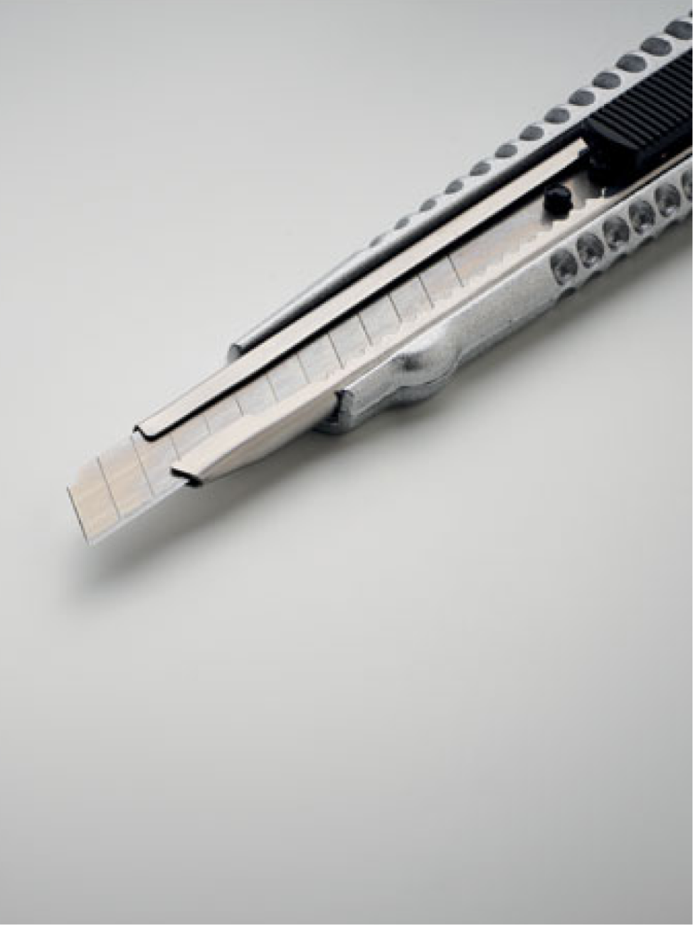 Hliníkový odlamovací řezák