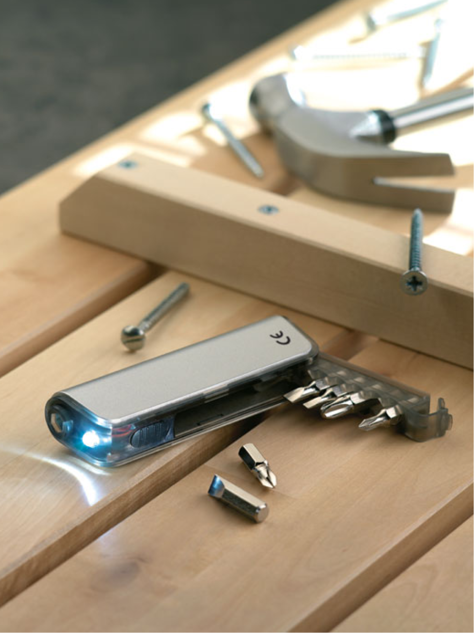 Sada nářadí s LED svítilnou